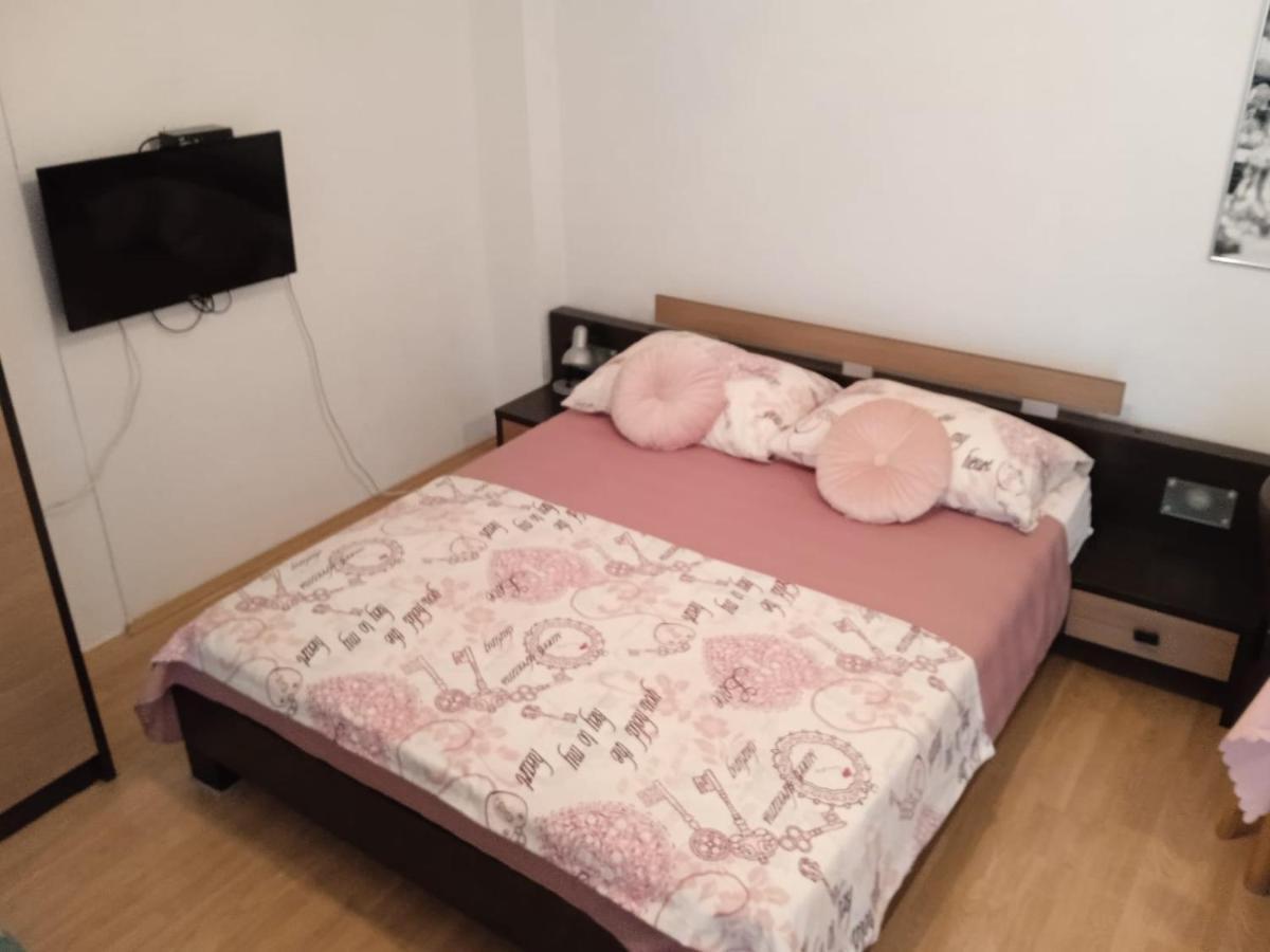 Pelivan Apartments Каштела Экстерьер фото